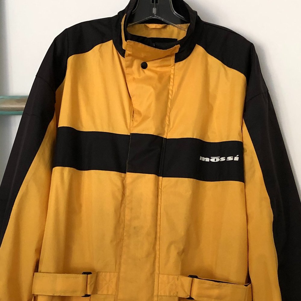 Mesh-Lined Rain Jacket w/Reflector Strip